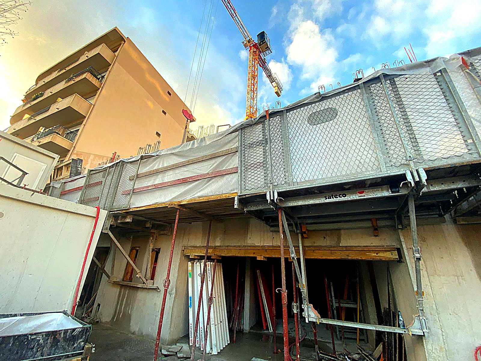 Immeuble en travaux dans les Alpes-Maritimes